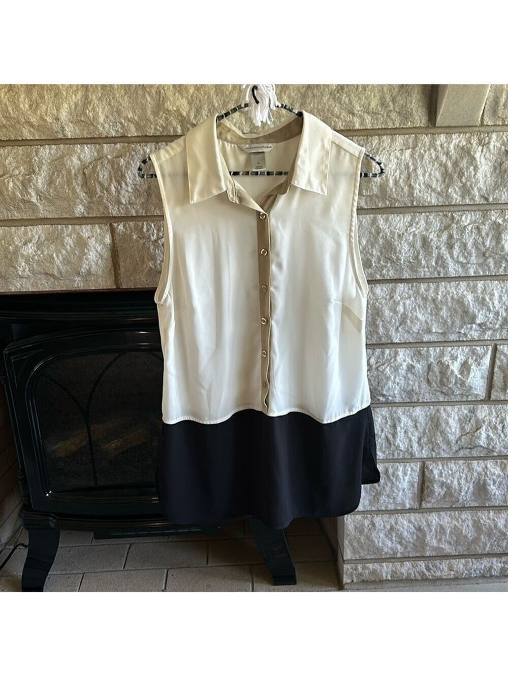 Christopher & Banks sleeveless semi sheer half button down sleeveless top medium